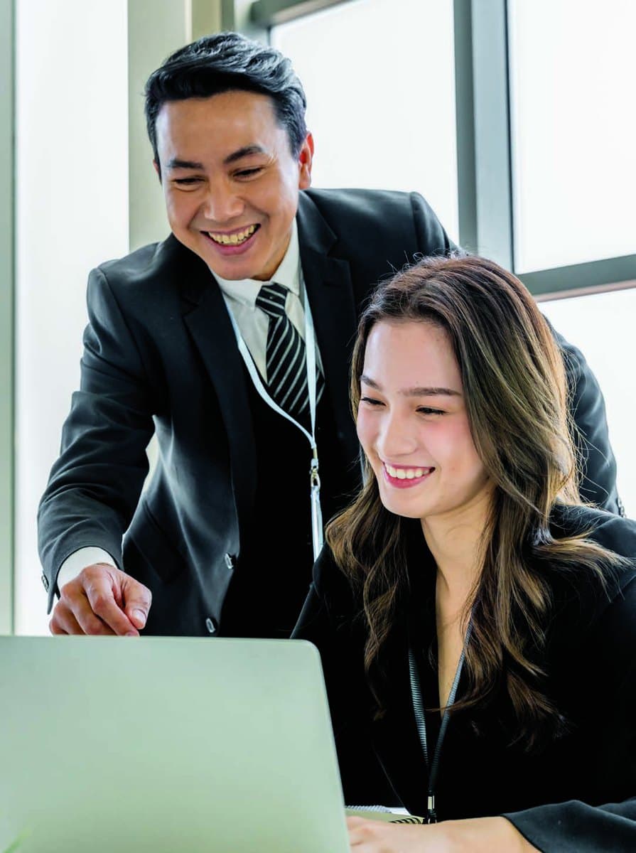 EPF 招生册中的学术交流场景示意